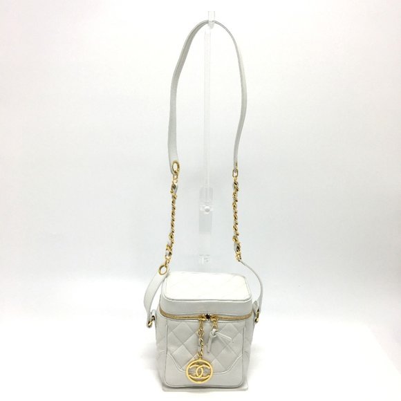 CHANEL White Lambskin Leather Logo Shoulder Bag - Picture 1 of 16